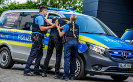 Unerlaubte Einreise und illegaler Aufenthalt: Gefälschte Papiere fliegen auf