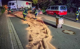 Lkw-Fahrer reißt beim Wendeversuch Dieseltank auf: 300 Liter ausgelaufen