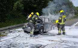 Auf der A7: VW ausgebrannt - zum Glück niemand verletzt