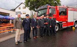 Lange erwartet: Feuerwehr Schwarzbach weiht neues Staffellöschfahrzeug ein