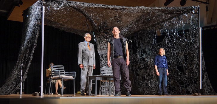 Zum sechsten Jahrestag der Ermordung von Dr. Walter Lübcke brachte Offen für Vielfalt gemeinsam mit dem Kulturring Frankenberg (Waldeck-Frankenberg) das Theaterstück "Man muss für Werte eintreten. Der Mord an Walter Lübcke" nach Nordhessen.