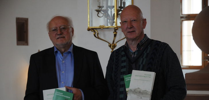 Geschäftsführer des Fuldaer Geschichtsvereins, Dr. Thomas Heiler (l.) und Thomas Martin (r.), Schriftleiter des FGV.