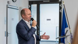 Finanzstaatssekretär mit klarem Appell: Aktiver Kampf gegen Hass gefordert