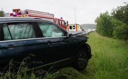 Unfall auf der A7: Fahrzeug kracht gegen Leitplanke