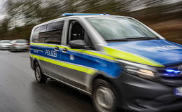 Mit 2,68 Promille: Fahrerin fährt über rote Ampel - Mutter kann Sohn noch retten