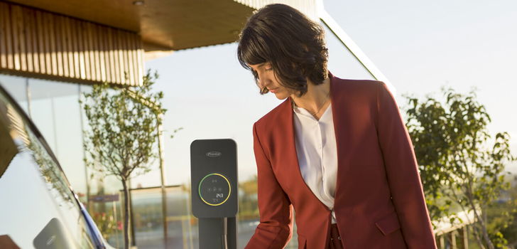 Future-driven: Für alle, die ihrer Zeit voraus sind, bietet Fronius mit dem Wattpilot Flex die perfekte Verbindung von elegantem Design mit modernster Technologie.