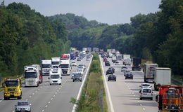 "Geisterradler" auf der A45: Mit geklautem Fahrrad über die Autobahn