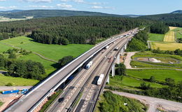 A7 Talbrücke Thalaubach: Erste Hälfte ist fertig