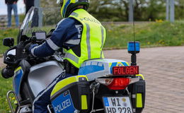 Verfolgungsjagd nach Motor-Cross-Stunt - Fahrer entwischt