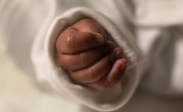 Zehn Jahre vertrauliche Geburt: Zwei Kinder, zwei Geschenke