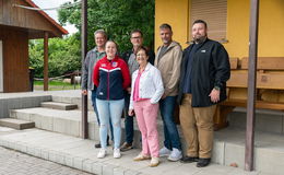 Startklar für das 100-jährige Vereinsfest: Neue Tribüne am Kathuser Sportplatz