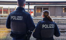Kein Ticket: Italiener rastet aus und greift Zugbegleiter an