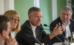 Bischof Dr. Gerber: "Das lebenslange Leiden der Opfer bewegt mich"