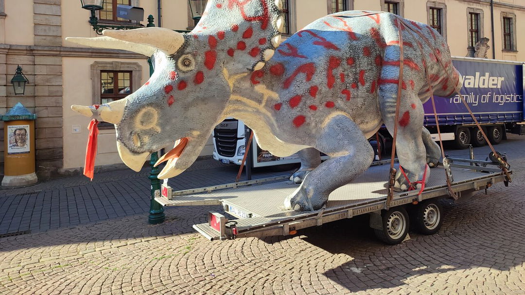 FulDino-verl-sst-die-Domstadt-er-begeisterte-jung-und-alt