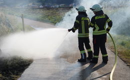 Feuerwehr im Einsatz: Brand am Fulda-Radweg R1