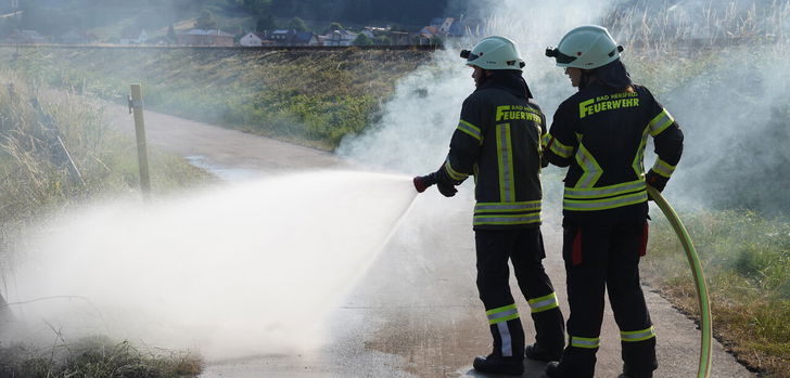 Am Fulda-Radweg R1 wurde am Mittwochabend in Höhe Asbach ein Brand gemeldet
