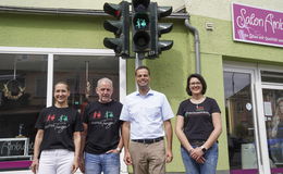 Das Trachtenfest kann kommen: Ampelpärchen ist schon am Tanzen