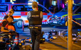 Auto fährt in E-Scooter: 23-Jährige Zwillingsbrüder tot - zwei Schwerverletzte