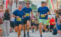 Strandfestlauf begeistert: Erstmals über 500 Starter - LC Marathon glücklich