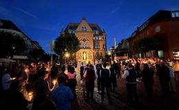 Kerzenschein in der Innenstadt: Hünfeld feiert Brandprozession
