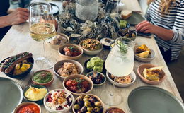 Nach den Sternen greifen: STELLA interpretiert spanische Tapas regional
