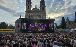 Emotionen pur! 10.000 Kaisermania-Fans auf dem Domplatz