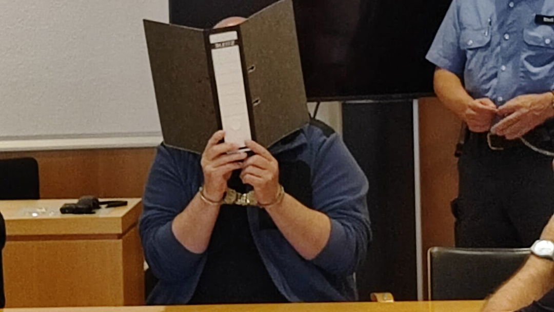 50-j-hriger-Busfahrer-wegen-sexuellem-Missbrauch-an-Jugendlichen-angeklagt