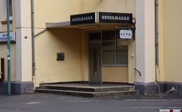 Bewaffneter Raub auf Spielothek: Mitarbeiter wird mit Schusswaffe bedroht!