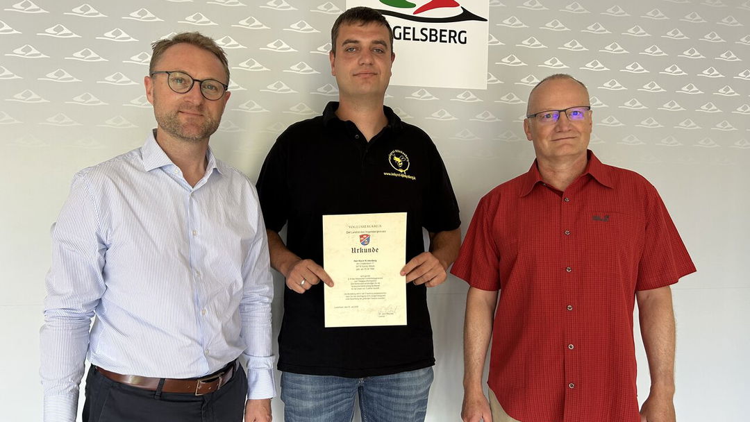 Klinkenberg-bleibt-f-r-weitere-drei-Jahre-Bienensachverst-ndiger