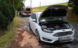 Technischer Defekt am Pkw- Feuerwehrkräfte eilen sofort zur Stelle