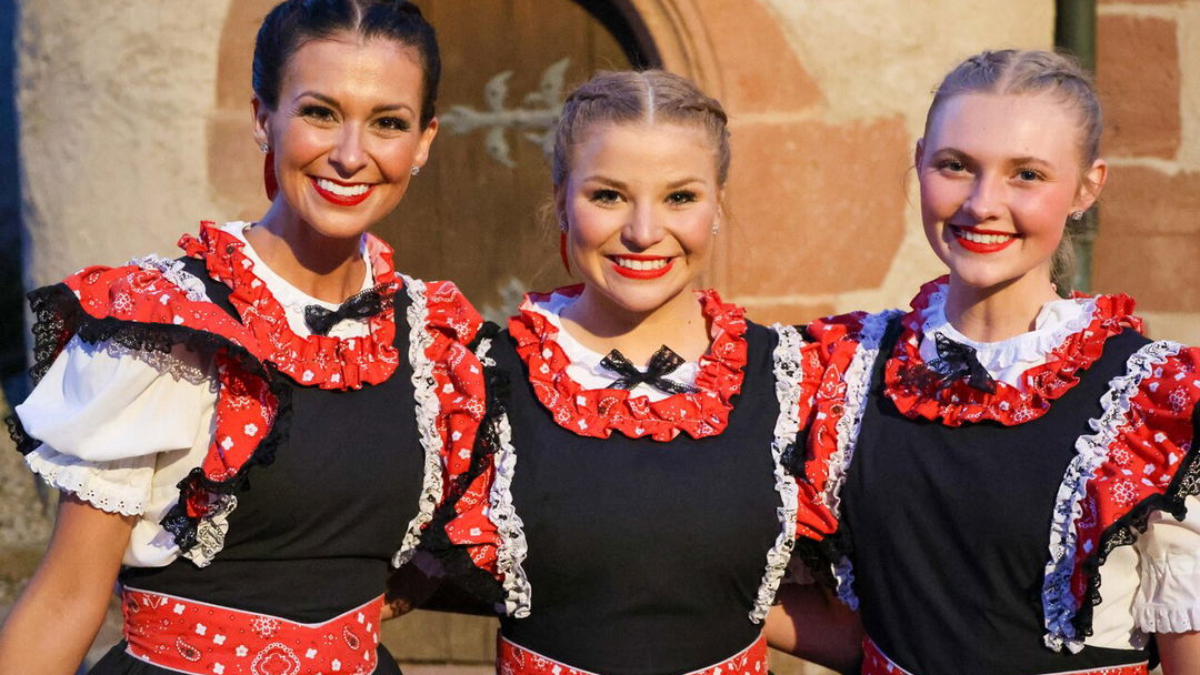 Feierlaune-pur-Die-Region-tanzt-sich-ins-Trachtenfest-Wochenende