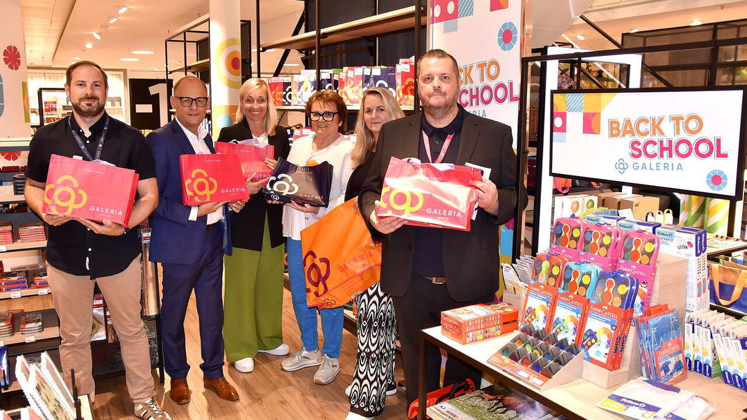 Bed-rftige-Kinder-unterst-tzen-Wunschzettel-Aktion-bei-GALERIA