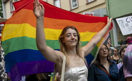 "FOLL BUNT": 2.000 Menschen demonstrieren am CSD für Vielfalt
