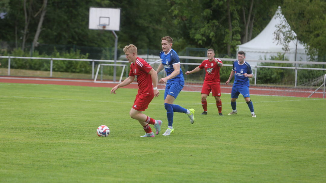 SV-Steinbach-siegt-bei-Alex-Reiths-Startelf-Comeback-mit-4-0-1-0-