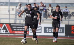 Hitzeschlacht und Härtetest: SGB startet Trainingslager mit Niederlage