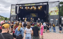 Hier springen selbst die Steckenpferde: Endlich ist Haune-Rock