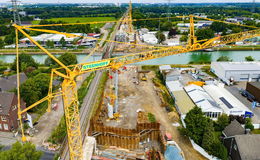 Zölle bremsen - Wirtschaft hofft auf Infrastrukturmilliarden