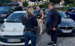 Zivilkräfte der Polizei nehmen Dealer hoch - zwei Festnahmen auf Ochsenwiese